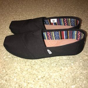 New Mens Toms loafers